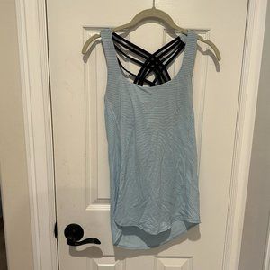 Lululemon Flowy Tank Top w/ Built in Bra Size 4